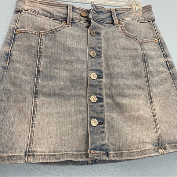 American Eagle Button Denim Circle Mini Skirt - Size 2 - Light Wash - Picture 3 of 13